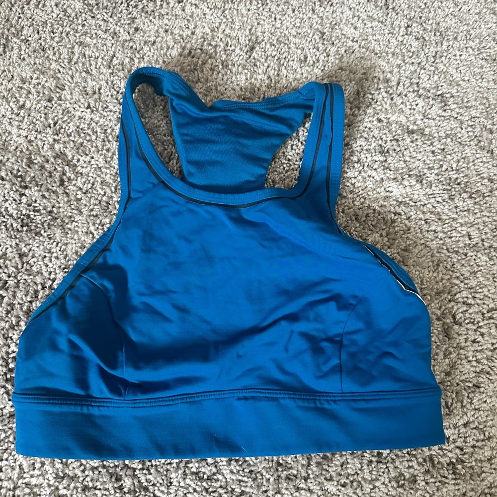 Lululemon pocket sports bra